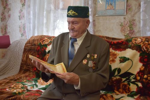 Ветеран труда из Средних Челнов отмечает 90-летний юбилей
