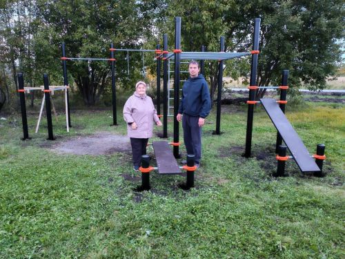 На улице Рябиновая города Нурлат установили новую спортивную площадку