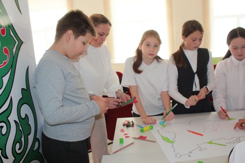 В Нурлате школьникам рассказали о Дне воссоединения новых регионов с Россией