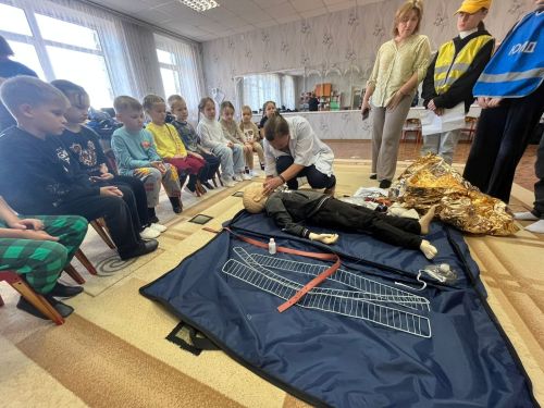 ЮИДовцы Нурлата научили дошколят азам первой помощи
