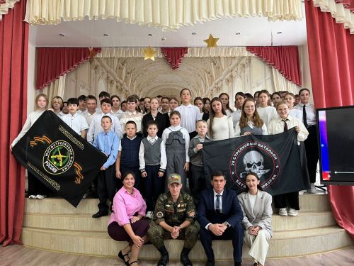 Встреча с защитником Отечества: военнослужащий Игорь рассказал школьникам о службе и патриотизме