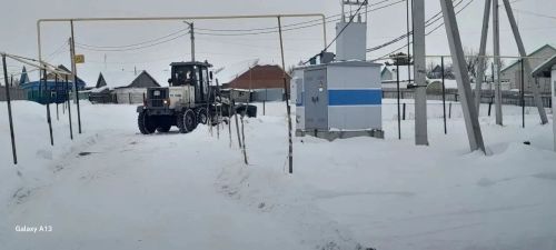 Работники «УК ЖКХ» в Нурлате ведут активную уборку снега для комфорта горожан