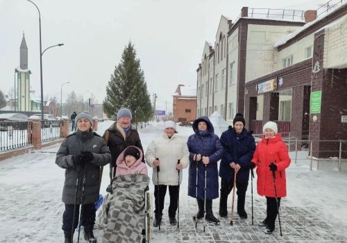 Зимняя сказка для души: как нурлатские пенсионеры покоряют морозные прогулки