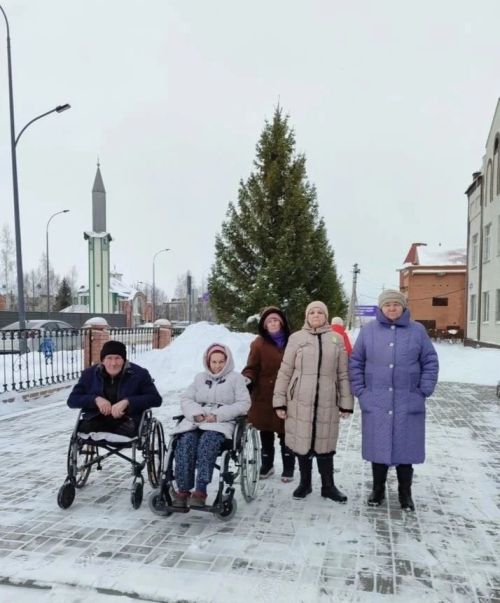 Зимняя сказка для души: как нурлатские пенсионеры покоряют морозные прогулки