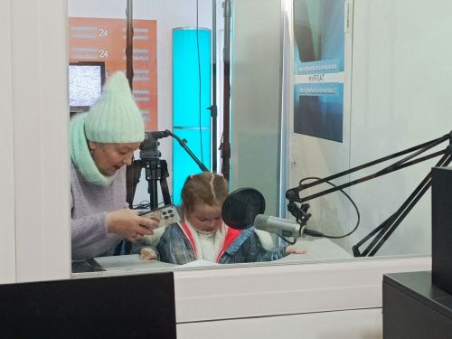 Главный редактор, оператор, диктор: воспитанники «Белочки» примерили медийные профессии