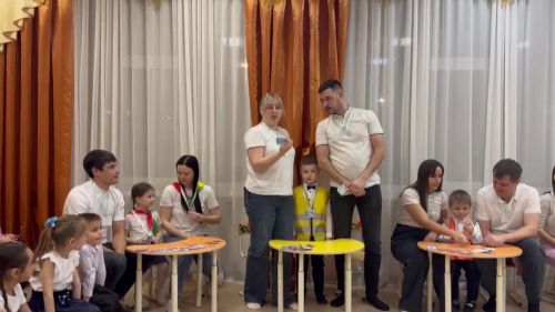 Родители и дети в Нурлате учили ПДД и угощались печеньем в виде знаков