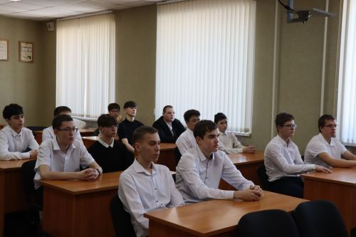 Студенческий десант в Нурлатском отделе полиции: будущие аграрии познакомились со службой в МВД