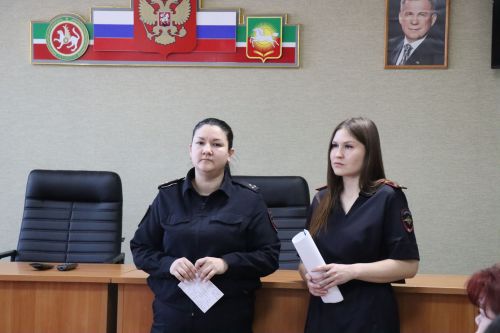 Студенческий десант в Нурлатском отделе полиции: будущие аграрии познакомились со службой в МВД