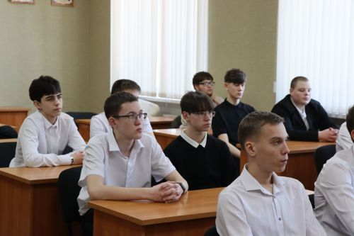 Студенческий десант в Нурлатском отделе полиции: будущие аграрии познакомились со службой в МВД