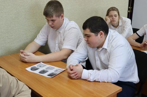 Студенческий десант в Нурлатском отделе полиции: будущие аграрии познакомились со службой в МВД