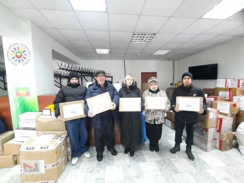 Нурлатские школьники отправили окопные свечи и посылки бойцам