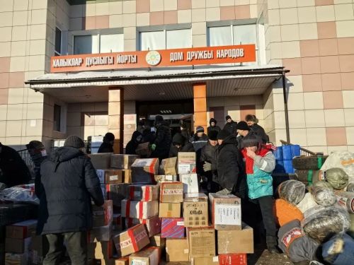 Нурлатские школьники отправили окопные свечи и посылки бойцам