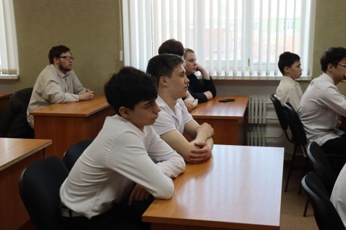 Студенческий десант в Нурлатском отделе полиции: будущие аграрии познакомились со службой в МВД