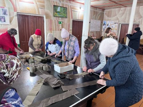 В селе Средняя Камышла открылась мастерская по созданию маскировочных сетей