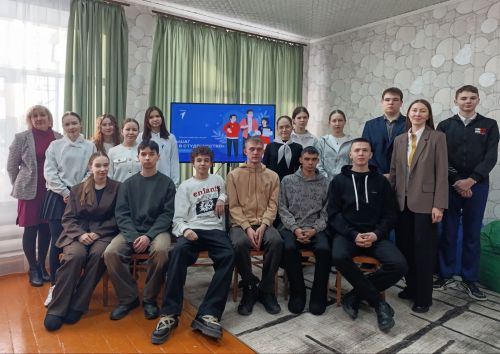 Выпускники вернулись в школу: студенты дали советы старшеклассникам