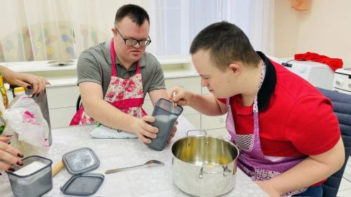Блины своими руками: в «Гармонии» устроили день кулинарных открытий