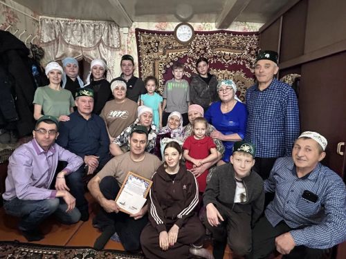 Труженицу тыла из Нурлата поздравили с 95-летием