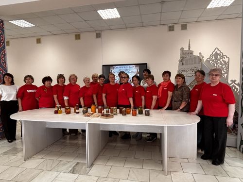 Члены женского клуба «55+» организовали кулинарный батл «Битва вкусов в банках»