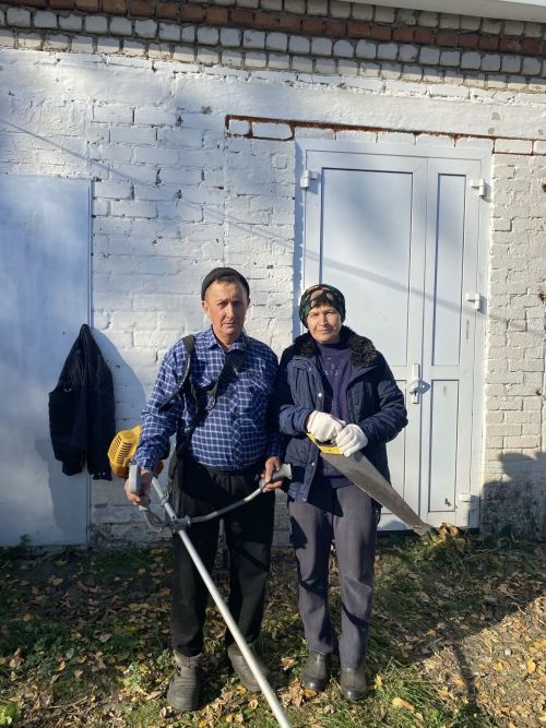 В деревне Бикулово прошел субботник у бывшей школы