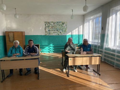 В деревне Бикулово прошел субботник у бывшей школы