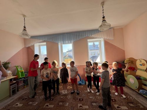 «Первые» Нурлата провели зарядку для малышей из «Родничка»