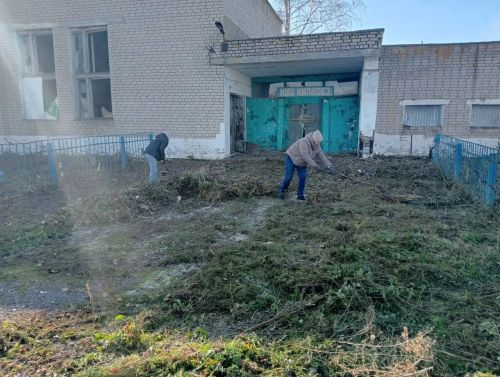 В селе Новое Иглайкино прошел большой осенний субботник