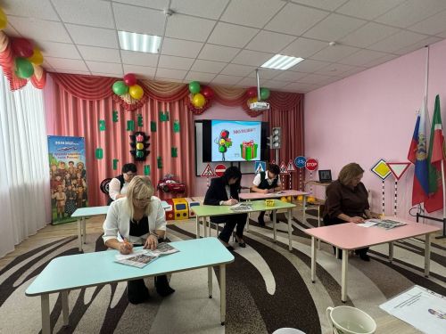 «Зеленый огонек» зажег звезды: в Нурлатском районе подвели итоги конкурса по ПДД среди дошкольников