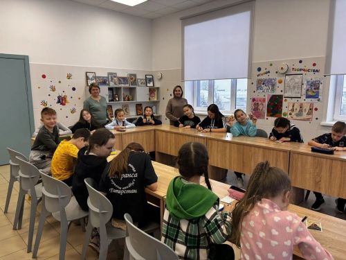 Теплые строки для защитников: воспитанники ЦДТ «Килэчэк» отправили весточки на передовую