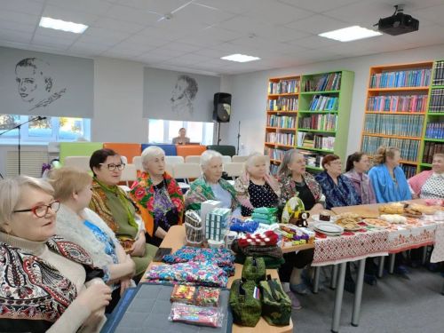 Вкусная Масленица в библиотеке: «Веста» встретила весну блинами и самоваром
