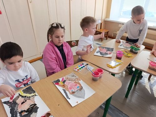 В Нурлате дошколята прикоснулись к былинной силе: в «Елочке» прошел мастер-класс ко Дню русского богатыря