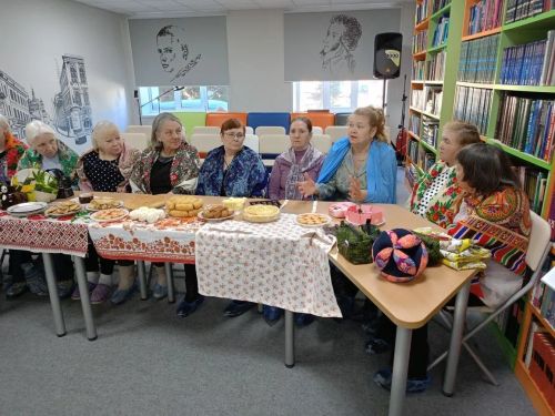 Вкусная Масленица в библиотеке: «Веста» встретила весну блинами и самоваром