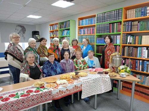 Вкусная Масленица в библиотеке: «Веста» встретила весну блинами и самоваром