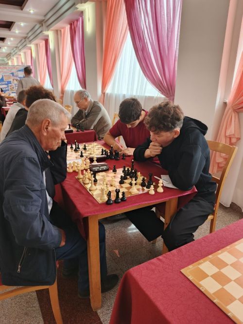 Михаил Безруков стал чемпионом Нурлата по шахматам