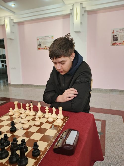 Михаил Безруков стал чемпионом Нурлата по шахматам