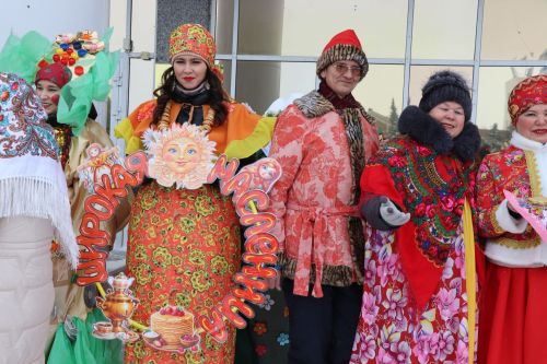 В Нурлате с размахом проводили зиму: блины, хороводы и парад «Весны-чудесницы»