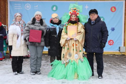 В Нурлате с размахом проводили зиму: блины, хороводы и парад «Весны-чудесницы»