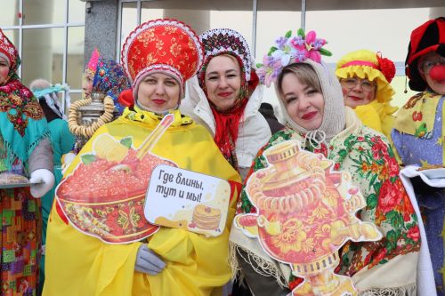 В Нурлате с размахом проводили зиму: блины, хороводы и парад «Весны-чудесницы»
