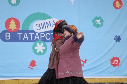 В Нурлате с размахом проводили зиму: блины, хороводы и парад «Весны-чудесницы»