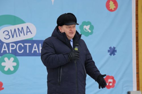 В Нурлате с размахом проводили зиму: блины, хороводы и парад «Весны-чудесницы»