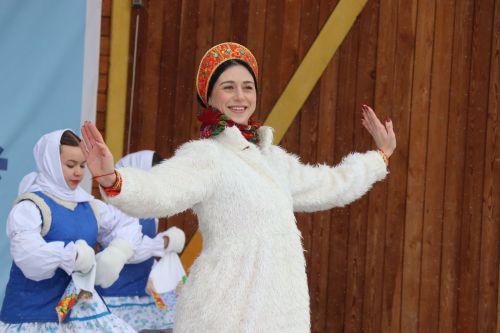 В Нурлате с размахом проводили зиму: блины, хороводы и парад «Весны-чудесницы»