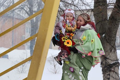 В Нурлате с размахом проводили зиму: блины, хороводы и парад «Весны-чудесницы»