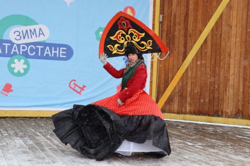В Нурлате с размахом проводили зиму: блины, хороводы и парад «Весны-чудесницы»
