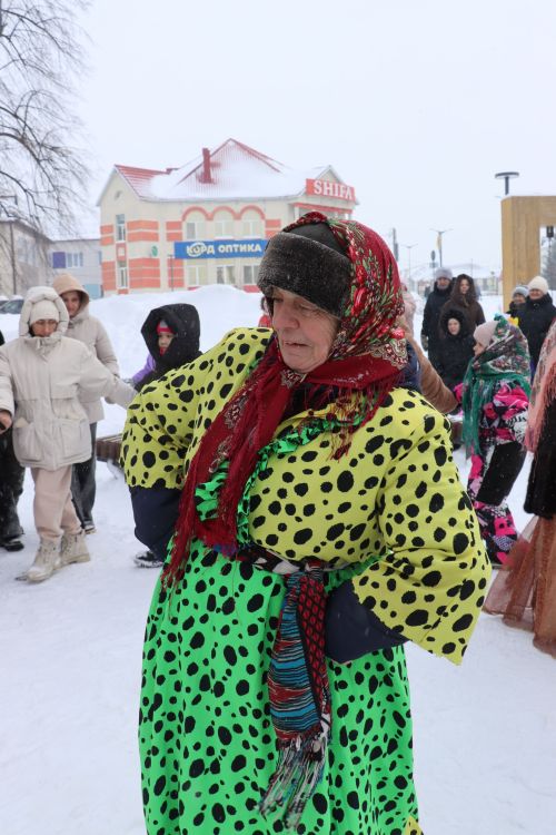 В Нурлате с размахом проводили зиму: блины, хороводы и парад «Весны-чудесницы»
