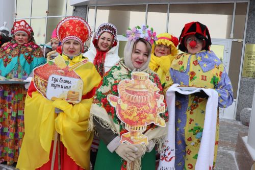 В Нурлате с размахом проводили зиму: блины, хороводы и парад «Весны-чудесницы»