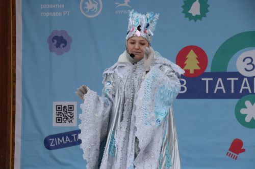 В Нурлате с размахом проводили зиму: блины, хороводы и парад «Весны-чудесницы»