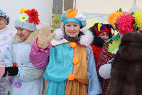 В Нурлате с размахом проводили зиму: блины, хороводы и парад «Весны-чудесницы»