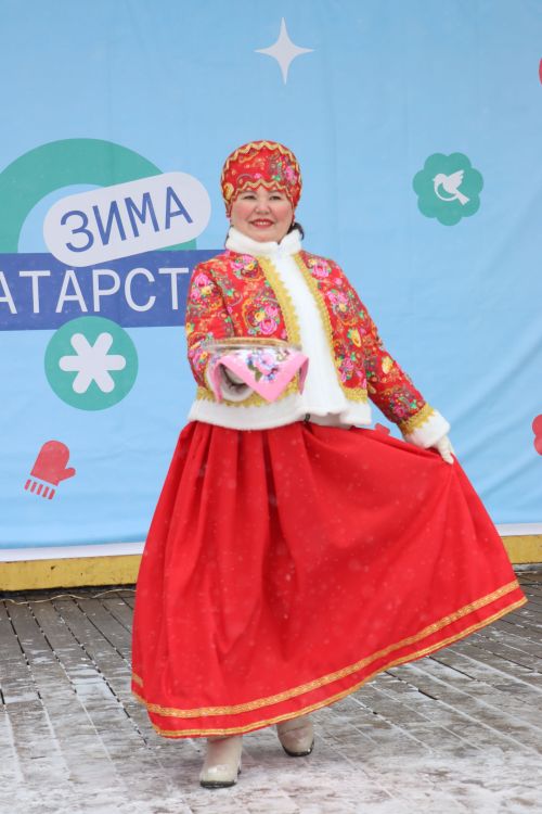 В Нурлате с размахом проводили зиму: блины, хороводы и парад «Весны-чудесницы»