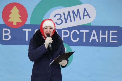 В Нурлате с размахом проводили зиму: блины, хороводы и парад «Весны-чудесницы»