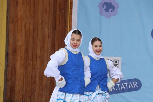 В Нурлате с размахом проводили зиму: блины, хороводы и парад «Весны-чудесницы»