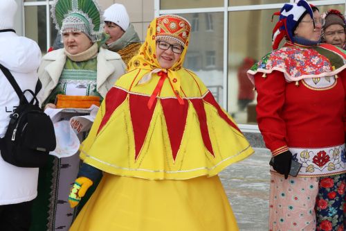 В Нурлате с размахом проводили зиму: блины, хороводы и парад «Весны-чудесницы»